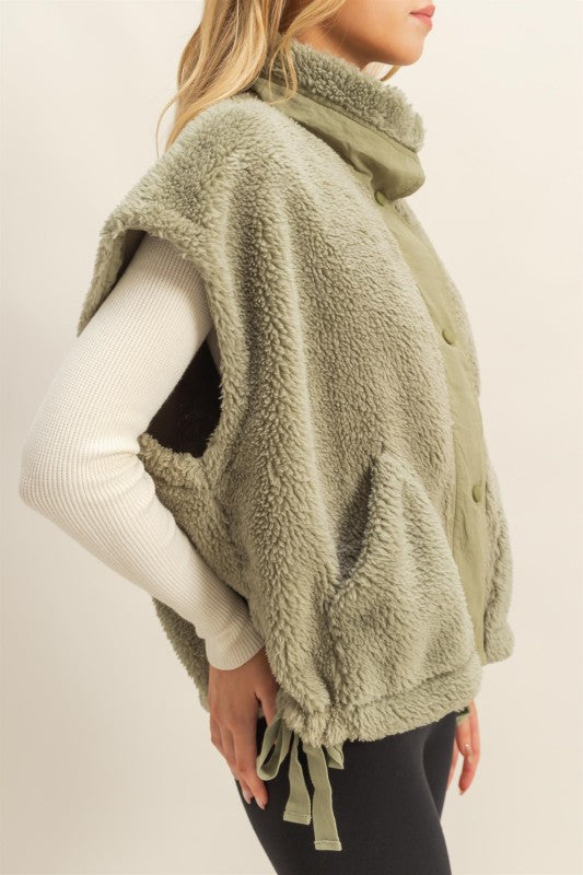 The Cozy Sherpa Vest - Olive