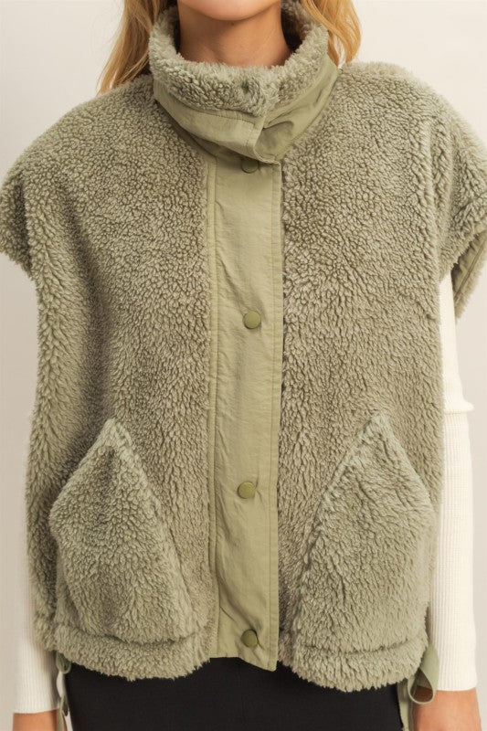 The Cozy Sherpa Vest - Olive