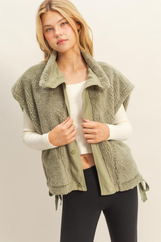 The Cozy Sherpa Vest - Olive
